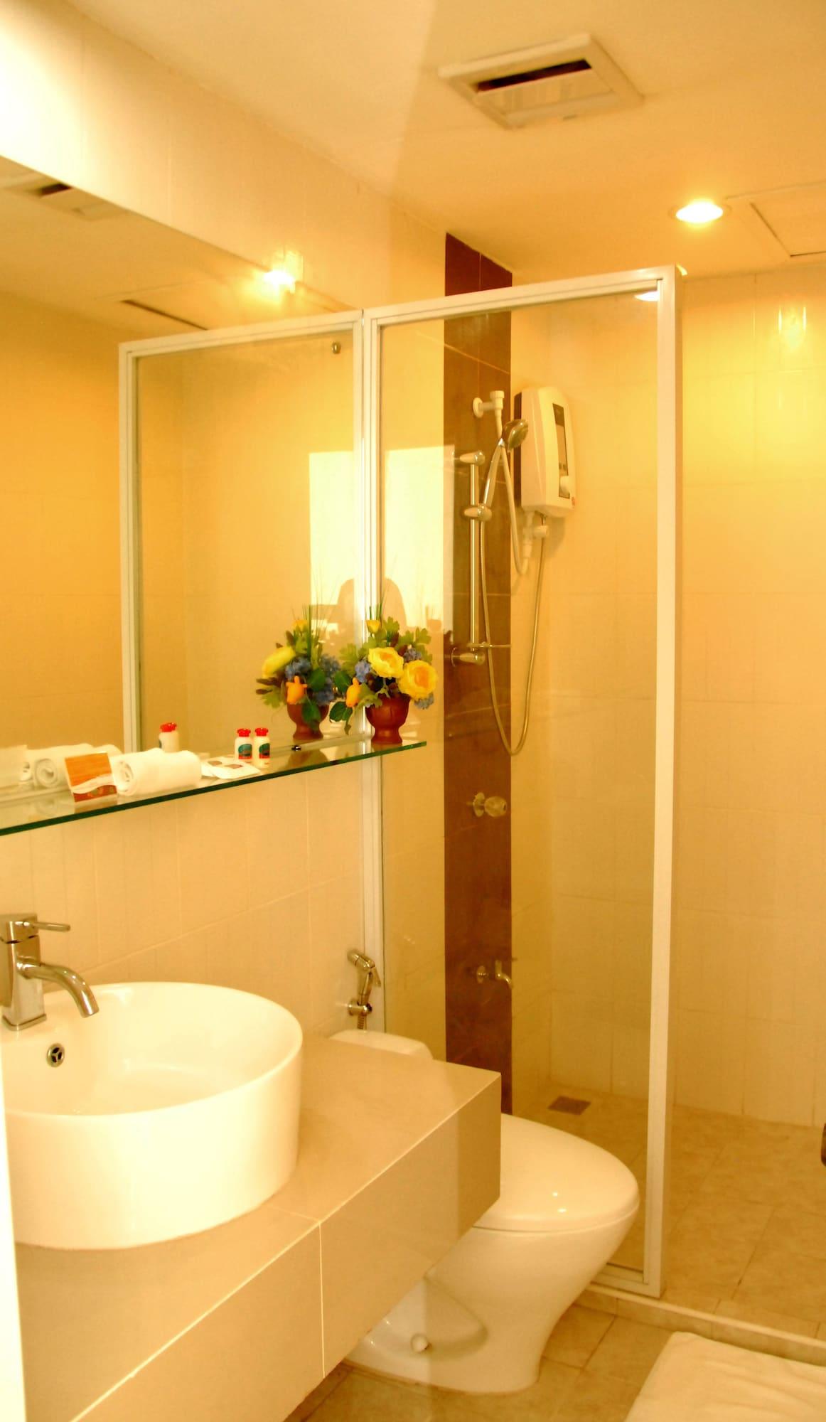 The Suites At Calle Nueva Bacolod Exterior photo