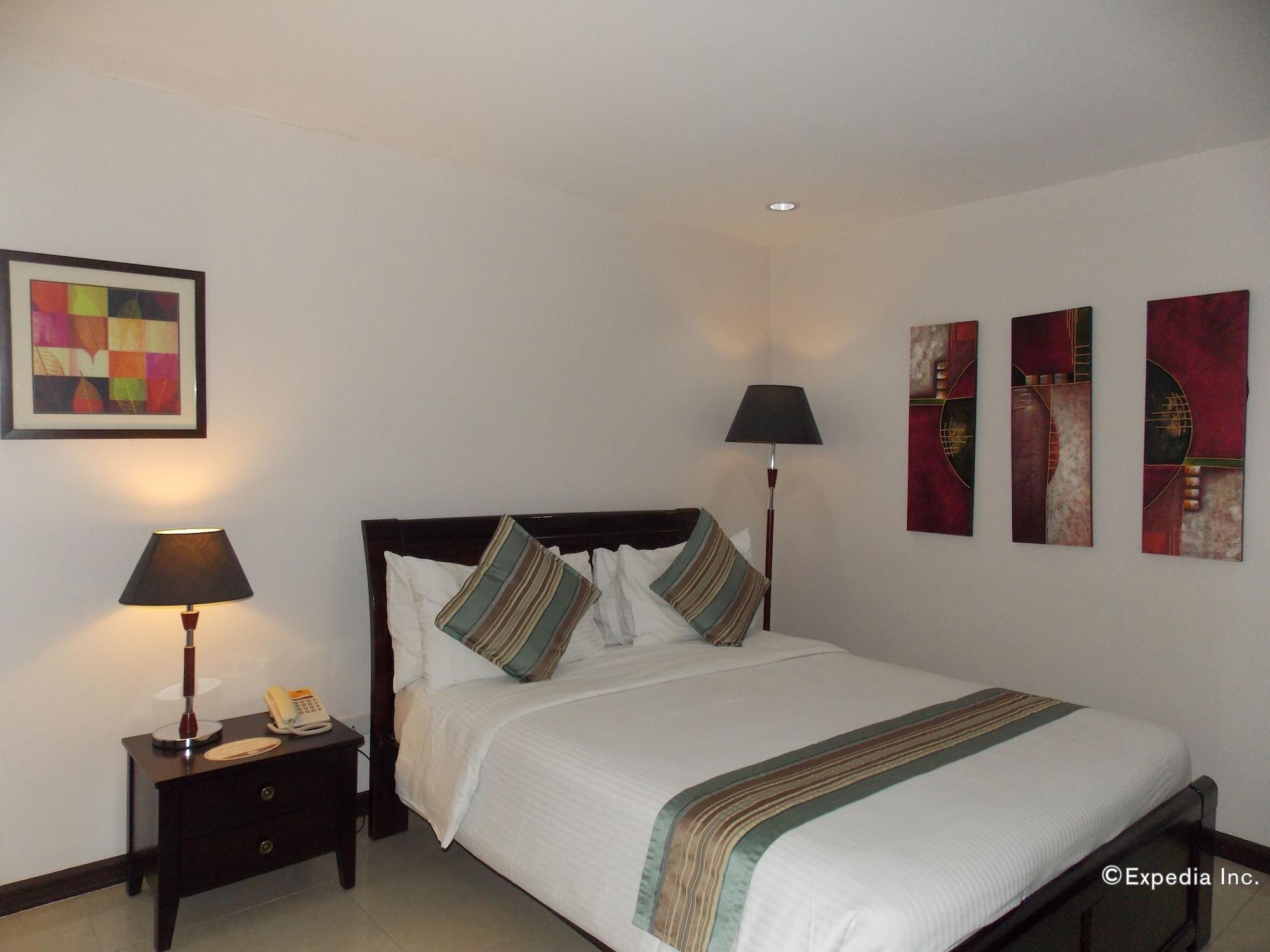 The Suites At Calle Nueva Bacolod Exterior photo