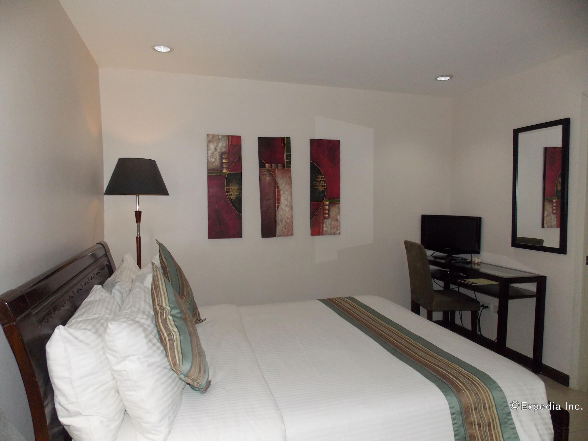 The Suites At Calle Nueva Bacolod Exterior photo